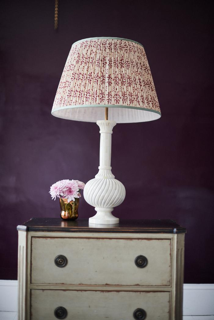 How to Choose the Correct Sized Lampshade for Your Lamp